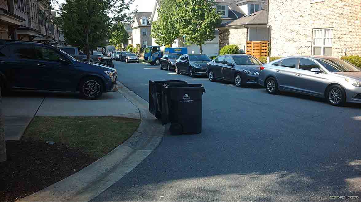 14 Illegally Parked Cars On Towneship Trail in Roswell. Where is the Board of Directors?