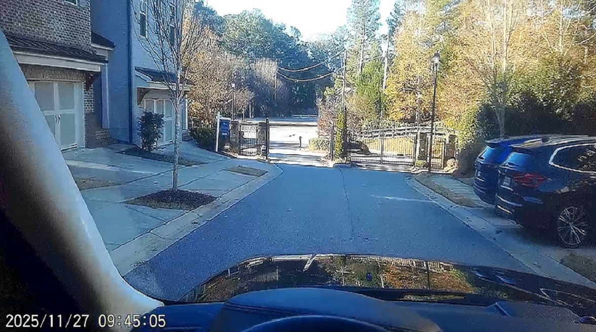 Roswell Towneship Wide Open Front Gate! What A Joke!